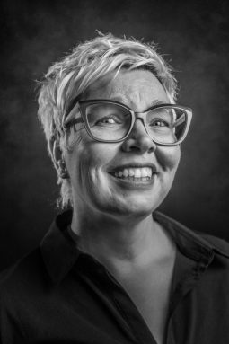 Cindy Pieterse comedian Amsterdam stand-up comedy